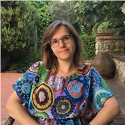 Ragazza di 27 anni laureata in Italia e all'estero